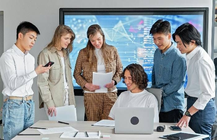  Czy to koniec entuzjazmu AI w polskich firmach? Tylko 7 proc. jest gotowych na tę technologię